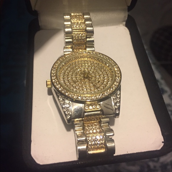 Watch - Picture 1 of 2